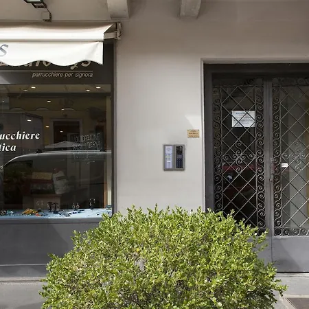 Hemeras Boutique Homes - Design In Center 아파트 *