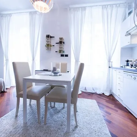 Hemeras Boutique Homes - Design In Center 아파트