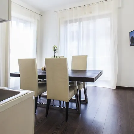 Hemeras Boutique Homes - Design In Center 아파트