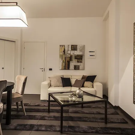 Hemeras Boutique Homes - Design In Center 아파트