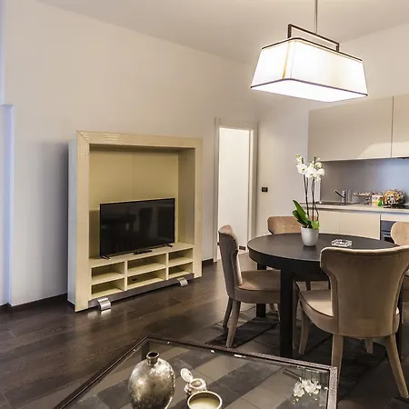 Hemeras Boutique Homes - Design In Center 아파트 *